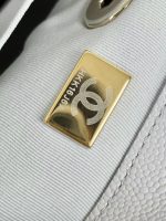 Chanel-Style Mini Backpack – Quilted Leather with Dual CC Logo Pockets & Chain Detail (Multi-Color Available) - 图片 8