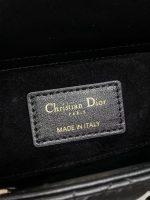 Dior Lady Dior Mini Tote – Quilted Leather, Crystal-Embellished CD Charm, Designer Handbag with Top Handle & Removable Chain Strap - 图片 9