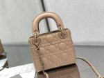 Dior Mini Lady Dior Bag – Quilted Leather, Iconic Ring Handle, Chain Strap, Designer Tote with Structured Silhouette - 图片 5