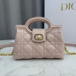 Dior Lady Dior Mini Bag – Quilted Leather, Gold-Tone Hardware, CD Clasp, Designer Tote with Removable Chain Strap - 图片 6