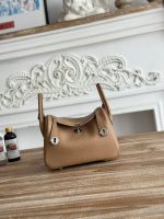 Hermès Lindy 24 Bag – 32 Color Options, Togo Leather, Iconic Saddle Shape, Designer Handbag - 图片 7