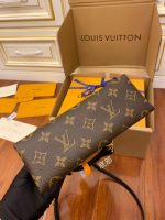 Louis Vuitton-Style Lockit Mini Bag – Brown Monogram Canvas with Leather Flap & Gold-Tone Lock Closure - 图片 4