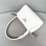 Prada-Style White Leather Top-Handle Bag – Minimalist Design with Gold-Tone Triangular Logo - 图片 3