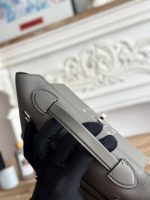 Hermès Mini Constance Bag – 15 Color Options, Dual-Tone Design, Signature Clasp, Handcrafted Leather Luxury - 图片 6