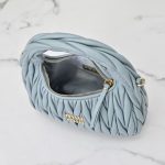 Miu Miu-Style Quilted Mini Bag – Iconic Diamond Stitching, Metallic Logo Detail, Designer Handbag with Detachable Strap in Multiple Colors - 图片 4