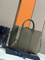Dior Embossed Logo Briefcase – Monogram Leather, Structured Design, Designer Tote with Top Handle & Removable Strap - 图片 6