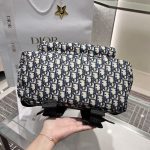 Dior Oblique Print Backpack – Iconic Monogram Canvas, Christian Dior Logo Stripe, Designer Backpack with Adjustable Straps - 图片 4