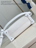 Louis Vuitton-Style Capucines Mini Bag – white Grained Leather with Gold-Tone Hardware & Signature Lock Design (M25160) - 图片 5