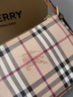 Burberry Mini Top Handle Bag – Iconic Check Pattern, Leather Trim, Gold Hardware, Designer Handbag - 图片 3