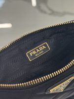 Prada-Style Leather & Nylon Tote Handbag – Minimalist Top Handle Bag with Triangular Logo – Designer-Inspired Shoulder Bag for Women - 图片 4