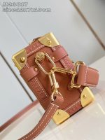 Louis Vuitton-Style Capucines Mini Bag – orange Grained Leather with Gold-Tone Hardware & Signature Lock Design (M25160) - 图片 6