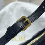 Dior Quilted Shoulder Bag – Iconic Diamond Stitching, Soft Calfskin Leather, Designer Hobo with Adjustable Strap - 图片 4