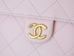 Chanel-Style Gabrielle Hobo Bag – Light Blue Quilted Leather with Gold-Tone Chain & Dual Strap Design - 图片 5