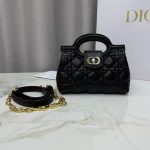Dior Lady Dior Mini Bag – Quilted Leather, Gold-Tone Hardware, CD Clasp, Designer Tote with Removable Chain Strap - 图片 5