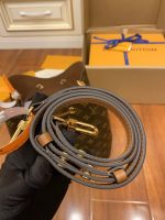 Louis Vuitton-Style Neverfull Bucket Bag – Brown Monogram Canvas with Soft Leather Trim & Adjustable Shoulder Strap - 图片 8