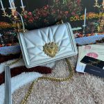 Dolce & Gabbana-Style Quilted Mini Bag – Sunburst Stitching with Ornate Heart Clasp - 图片 8