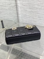 Dior Lady Dior Mini Tote – Quilted Leather, Crystal-Embellished CD Charm, Designer Handbag with Top Handle & Removable Chain Strap - 图片 3