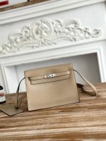 Hermès Mini Kelly Pochette – Multi-Color Options, Togo Leather, Shoulder Strap, Iconic Clasp, Elegant Everyday Bag - 图片 7