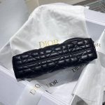 Dior Quilted Shoulder Bag – Iconic Diamond Stitching, Soft Calfskin Leather, Designer Hobo with Adjustable Strap - 图片 2