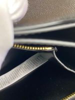 Burberry TB Monogram Mini Crossbody Bag – Black Grain Leather, Gold-Tone Logo Clasp, Designer Handbag - 图片 3