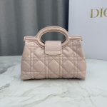 Dior Lady Dior Mini Bag – Quilted Leather, Gold-Tone Hardware, CD Clasp, Designer Tote with Removable Chain Strap - 图片 4