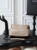 Saint Laurent-Style Tote Bag – Burgundy Quilted Leather with Metallic YSL Logo & Dual Handles – Designer-Inspired Work & Travel Bag for Women - 图片 6