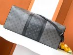 Louis Vuitton-Style Keepall Travel Duffel – Dark Gray Monogram Leather with Black Trim & Removable Shoulder Strap - 图片 2
