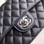 Chanel-Style Classic Flap Bag – Black Caviar Leather with Silver-Tone CC Logo & Timeless Quilted Design - 图片 4