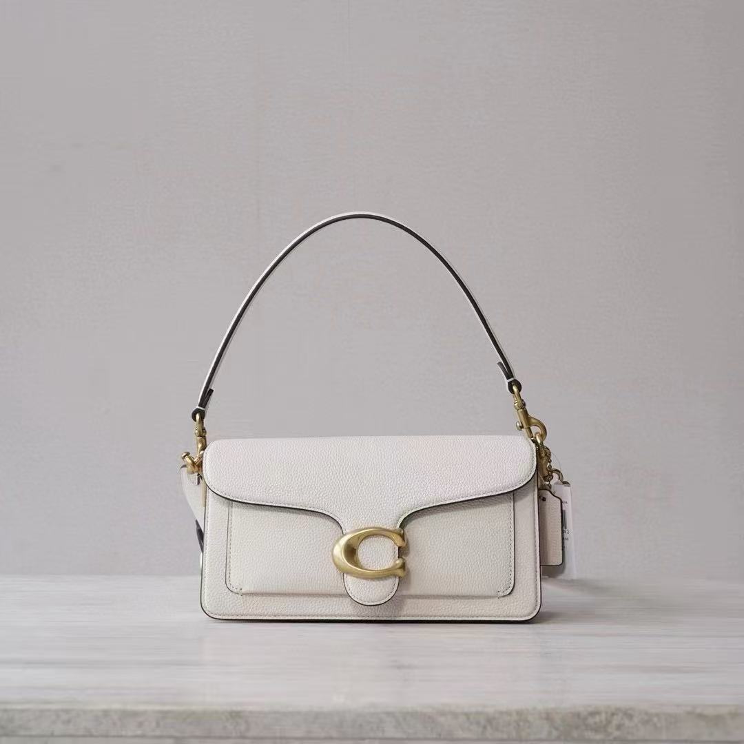 ce7c424196c16296042487f0380dc592 COACH C Logo Flap Bag – White Leather, Minimalist Design, Signature C Hardware, Designer Crossbody Bag - 图片 1