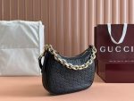 Gucci-Style Marmont Mini Moon Bag – Black Embossed GG Leather with Gold-Tone Chain Strap & Curved Silhouette - 图片 4