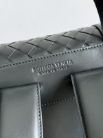 Bottega Veneta Green Intrecciato Backpack – Iconic Weave, Structured Design, Leather Rucksack, Designer Bag - 图片 3