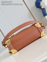 Louis Vuitton-Style Capucines Mini Bag – orange Grained Leather with Gold-Tone Hardware & Signature Lock Design (M25160) - 图片 3