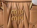 Miu Miu-Style Quilted Mini Bag – Iconic Diamond Stitching, Metallic Logo Detail, Designer Handbag with Detachable Strap in Multiple Colors - 图片 3