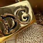 Dolce & Gabbana-Style Patent Leather Flap Bag – Ornate DG Logo Clasp - 图片 3