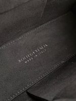 Bottega Veneta Cassette Bag – Iconic Box-Weave Design, Multi-Color Options, Leather Tote, Designer Handbag - 图片 4