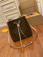 Louis Vuitton-Style Neverfull Bucket Bag – Brown Monogram Canvas with Soft Leather Trim & Adjustable Shoulder Strap