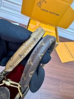 Louis Vuitton-Style Capucines Mini Bag – Beige Monogram Canvas with Brown Leather Trim & Gold-Tone Hardware - 图片 3