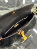 Prada-Style Leather & Nylon Tote Handbag – Minimalist Top Handle Bag with Triangular Logo – Designer-Inspired Shoulder Bag for Women - 图片 4