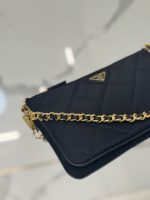 Prada-Style Leather & Nylon Tote Handbag – Minimalist Top Handle Bag with Triangular Logo – Designer-Inspired Shoulder Bag for Women - 图片 2