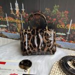 Dolce & Gabbana-Style Mini DG Logo Bag – 3D Embossed Leather with Top Handle - 图片 5