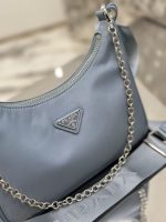 Prada-Style Leather & Nylon Tote Handbag – Minimalist Top Handle Bag with Triangular Logo – Designer-Inspired Shoulder Bag for Women - 图片 3