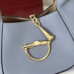 Gucci-Style Hobo Mini Handbag – Dusty Blue Pebbled Leather with Gold-Tone Metal Clasp & Curved Silhouette - 图片 2