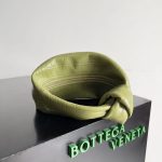 Bottega Veneta Crocodile-Embossed Knot Bag – Bold Colors, Alligator Texture, Designer Hobo, Luxury Handbag - 图片 4