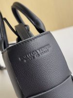 Bottega Veneta Cassette Bag – Iconic Box-Weave Design, Multi-Color Options, Leather Tote, Designer Handbag - 图片 2