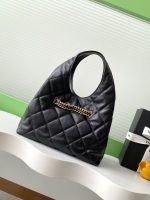 Chanel-Style Hobo Bag – Quilted Leather with Gold-Tone Chain & CC Logo