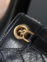 Saint Laurent-Style Tote Bag – Burgundy Quilted Leather with Metallic YSL Logo & Dual Handles – Designer-Inspired Work & Travel Bag for Women - 图片 2