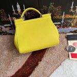 Dolce & Gabbana-Style Mini Flap Bag – Saffiano Leather with Gold-Tone Logo Plate (8 Colors Available) - 图片 3
