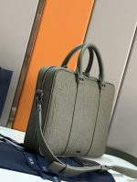 Dior Embossed Logo Briefcase – Monogram Leather, Structured Design, Designer Tote with Top Handle & Removable Strap - 图片 3