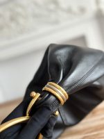 Celine-Style Hobo Bag – Iconic Gold Ring Handle, Soft Leather, Designer Shoulder Bag with Detachable Strap - 图片 2