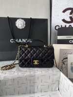 Chanel-Style Classic Flap Bag – Quilted Leather with Gold-Tone Chain & CC Log (4 Colors Available) - 图片 3